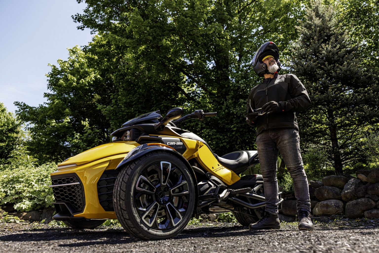 Moto trois roues Can-Am Spyder F3-S jaune